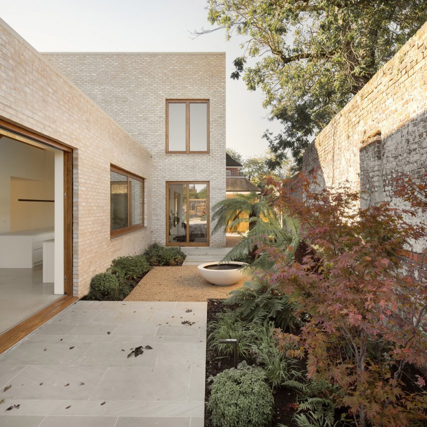 House in Wimbledon by Erbar Mattes