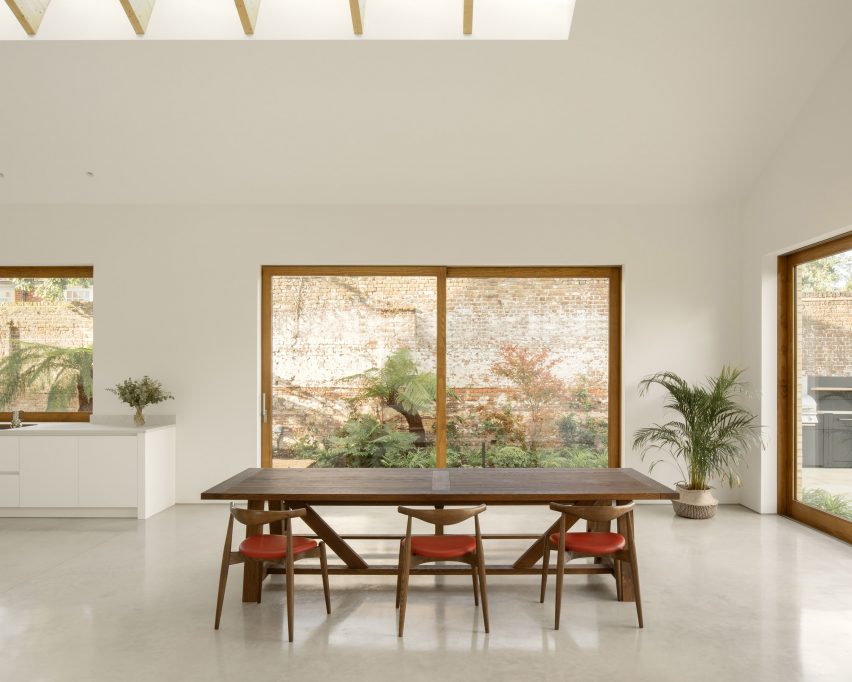 House in Wimbledon by Erbar Mattes