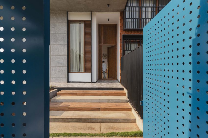 A House in the Farm by Studio MOB