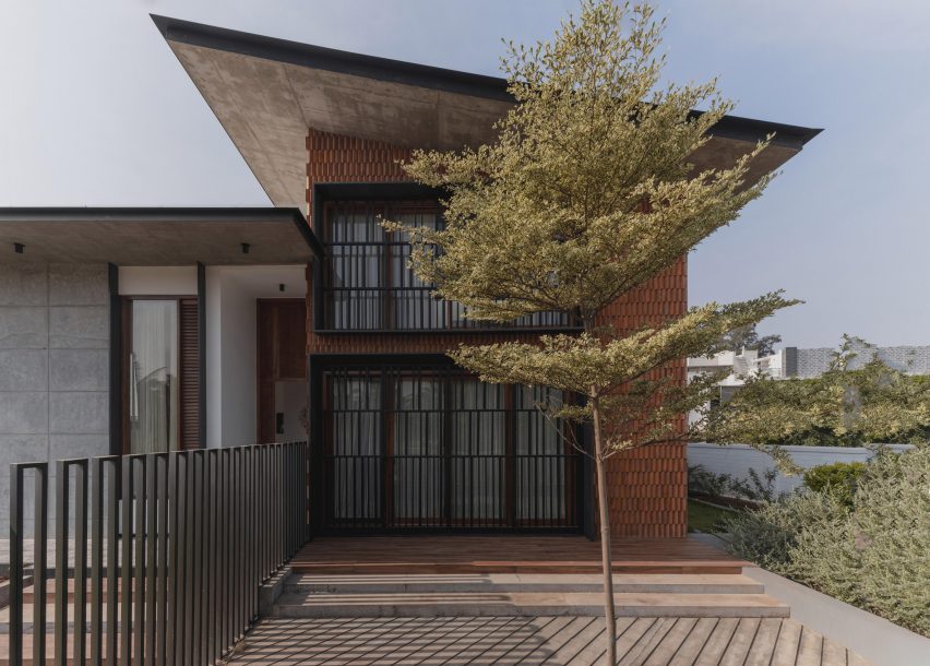 A House in the Farm by Studio MOB