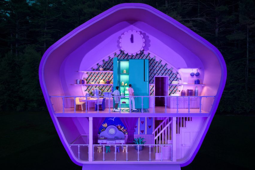 Purple light up Polly Pocket