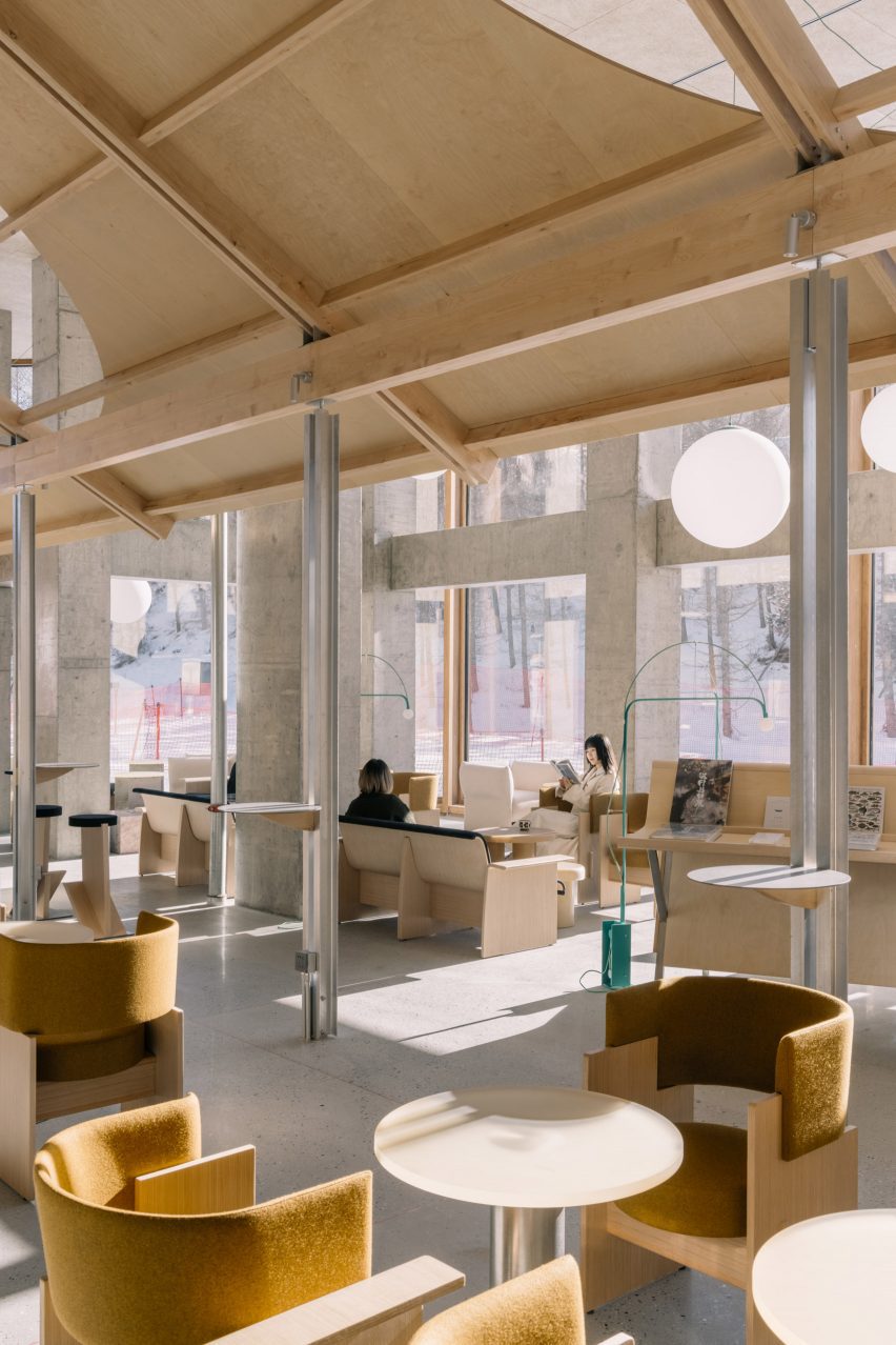 Atelier Tao+C Naive bookshop