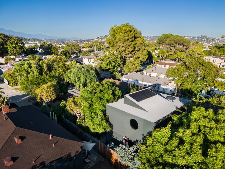 Awater House by Design, Bitches