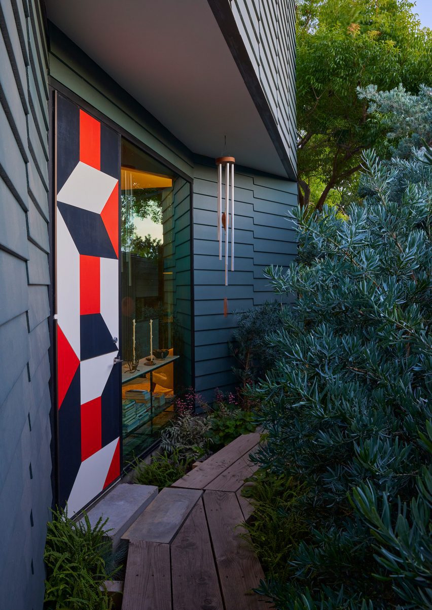 Awater House by Design, Bitches