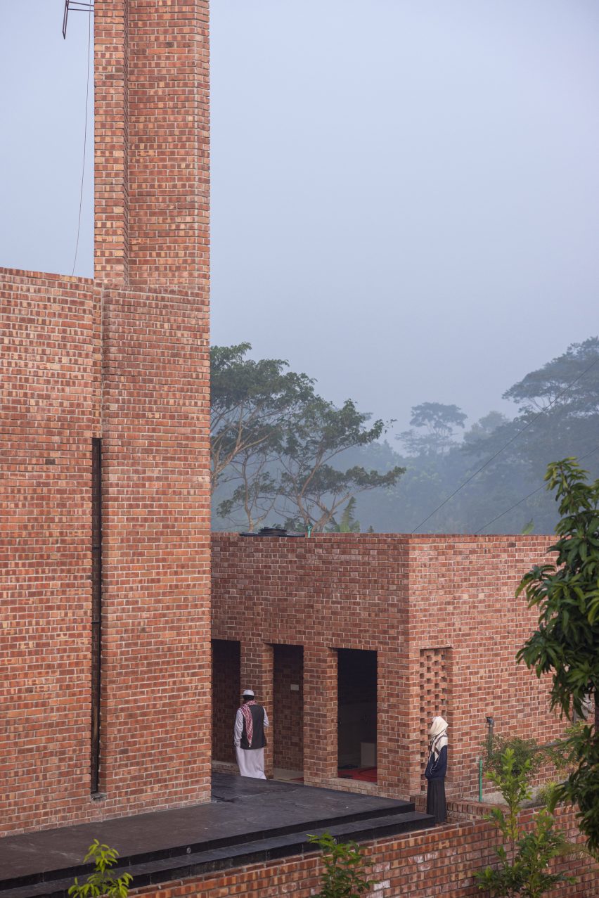Bait Ur Raiyan Mosque in Bangladesh by Cubeinside