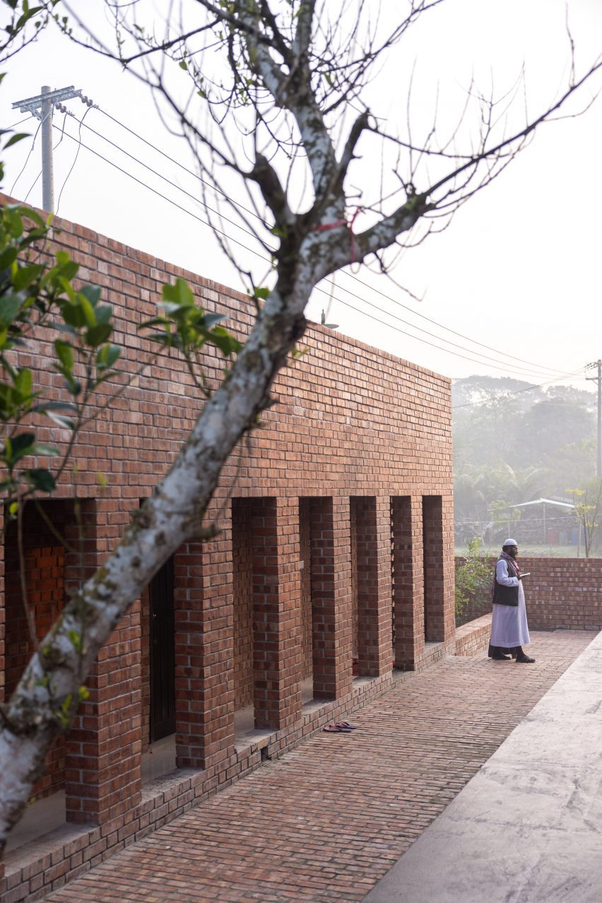 Bait Ur Raiyan Mosque in Bangladesh by Cubeinside