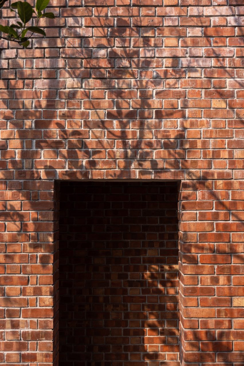 Bait Ur Raiyan Mosque in Bangladesh by Cubeinside