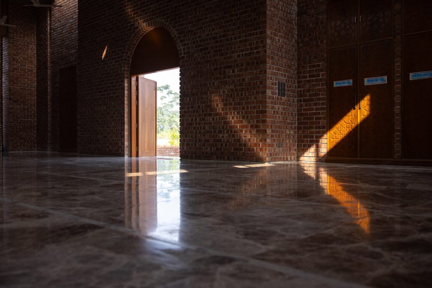 Bait Ur Raiyan Mosque in Bangladesh by Cubeinside