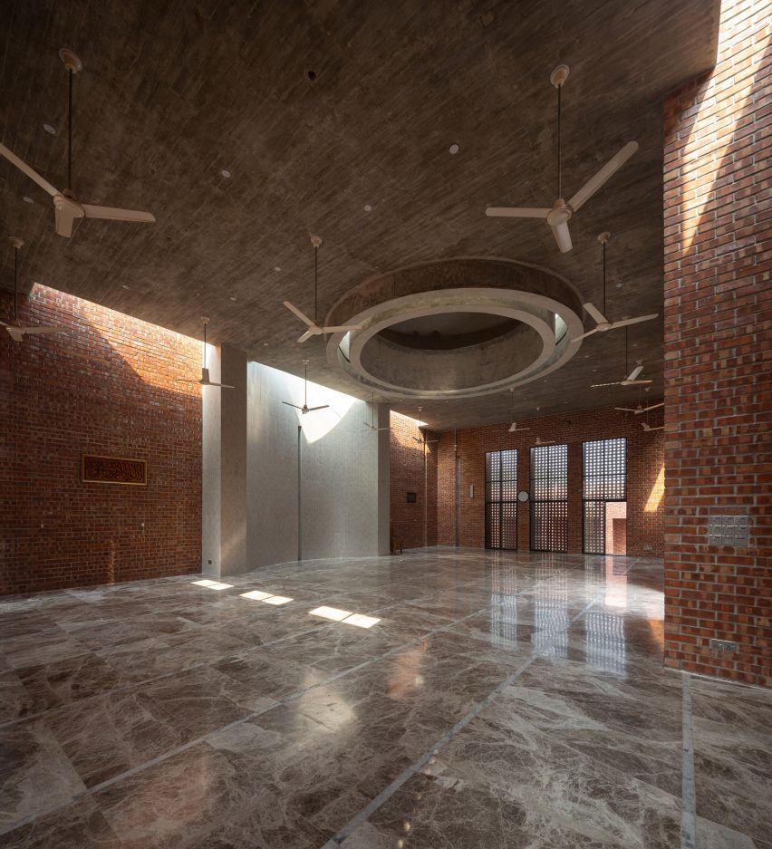 Bait Ur Raiyan Mosque in Bangladesh by Cubeinside