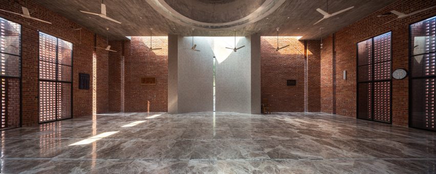 Bait Ur Raiyan Mosque in Bangladesh by Cubeinside