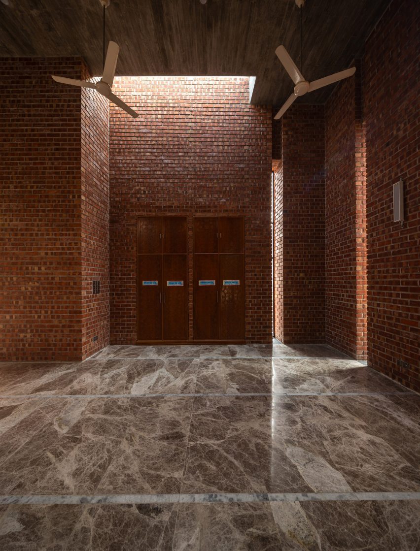Bait Ur Raiyan Mosque in Bangladesh by Cubeinside