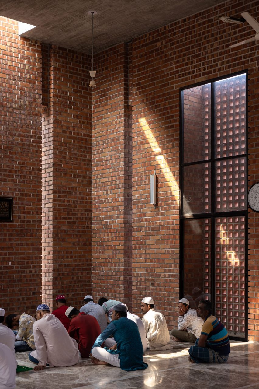 Bait Ur Raiyan Mosque in Bangladesh by Cubeinside