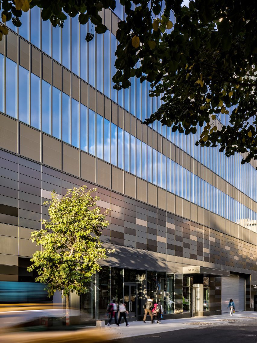 Facade with glass panes