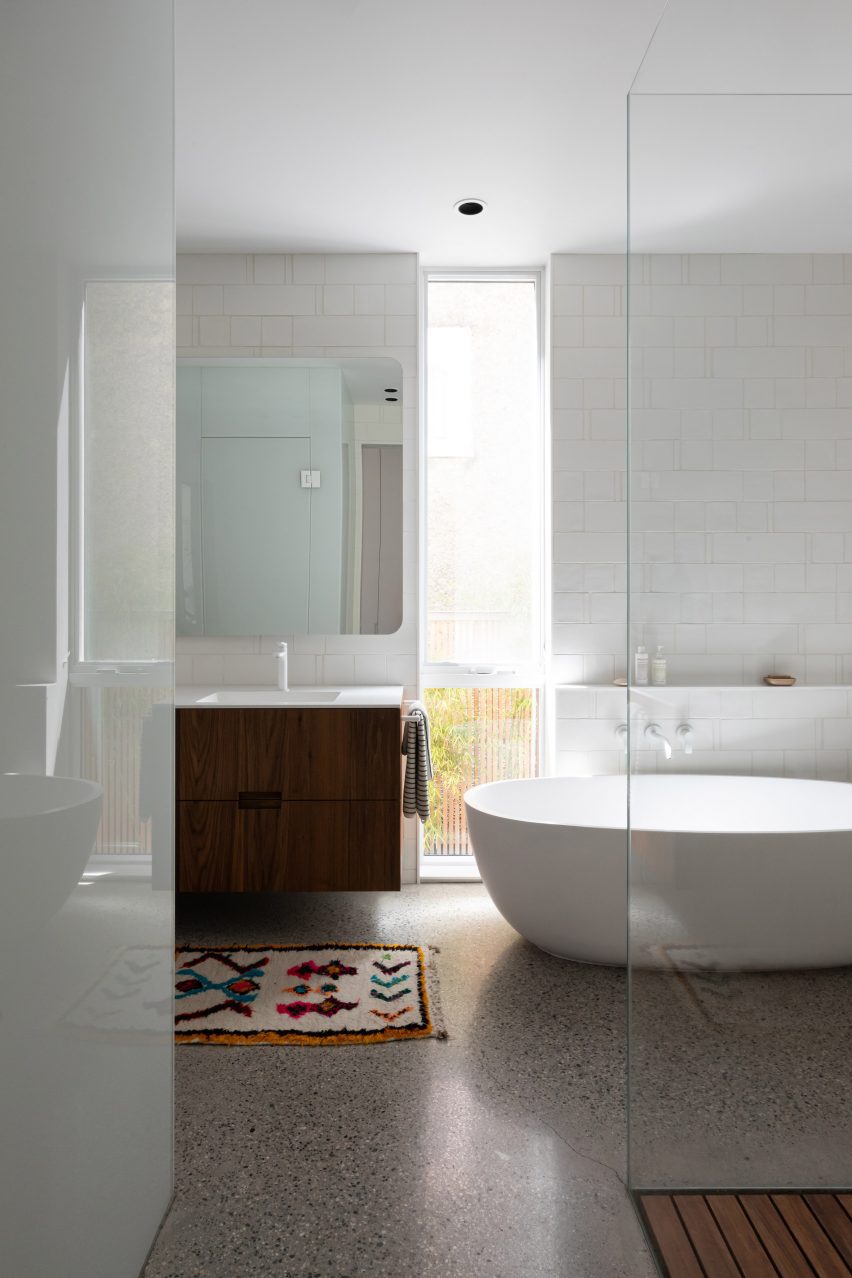 Bathtub