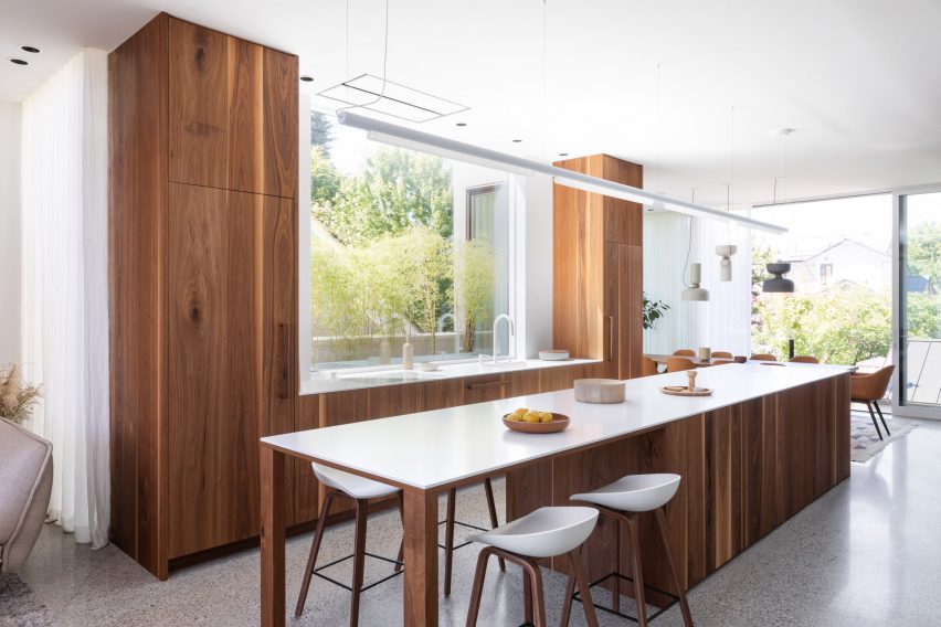 Kitchen island