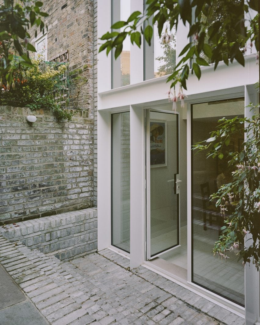 Camden Residence by EBBA Architects