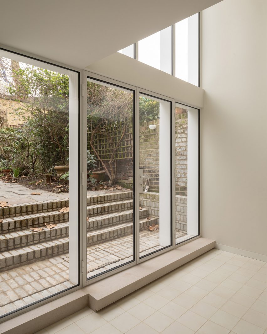 Camden Residence by EBBA Architects