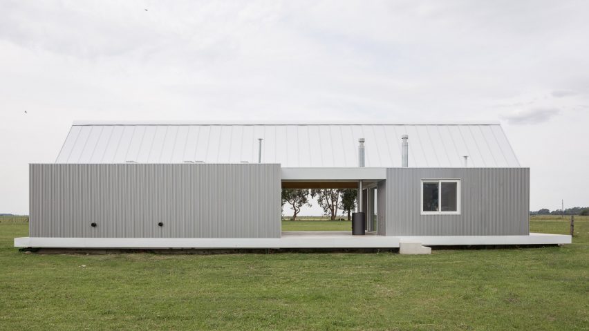 Insulation made of discarded sheep wool used for Argentina guest house