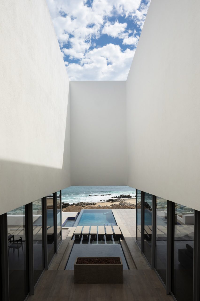 White house in Mexico