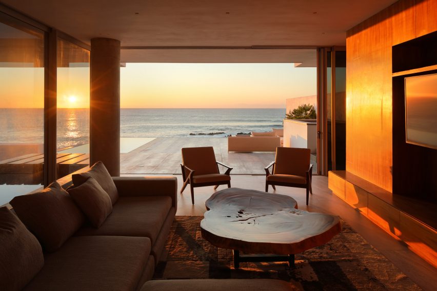 White house in Mexico