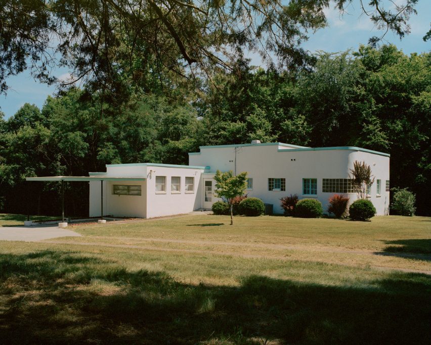Azurest South Black modernism fund