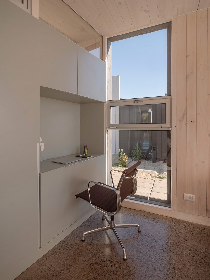 Built in desk