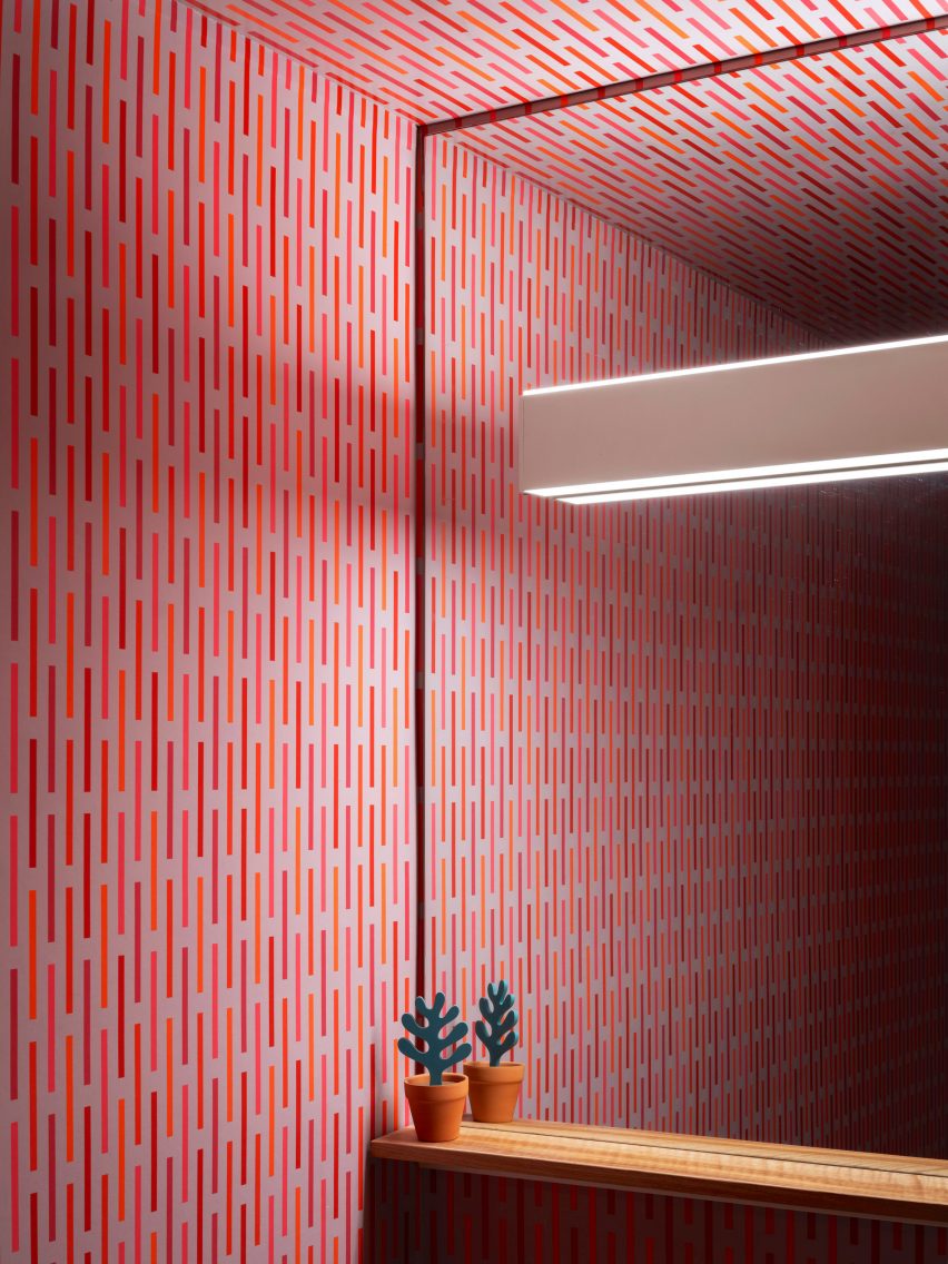 Patterned wallpaper