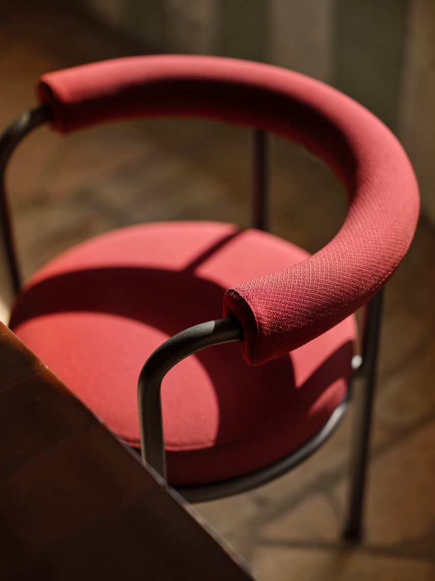 Roè armchair by Fast