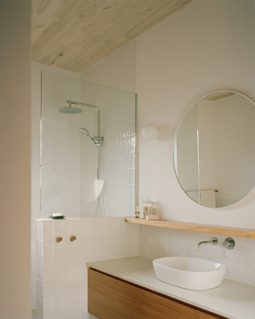 Heather's Off-Grid House by Gardiner Architects