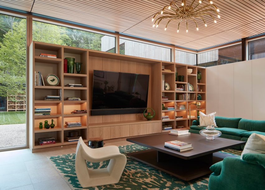 Meadow Lane Retreat by Wheeler Kearns Architects