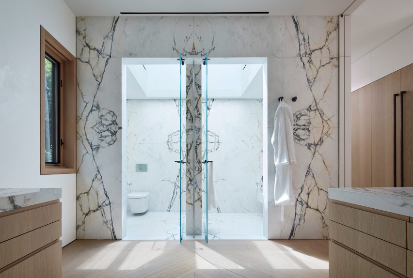 Meadow Lane Retreat by Wheeler Kearns Architects