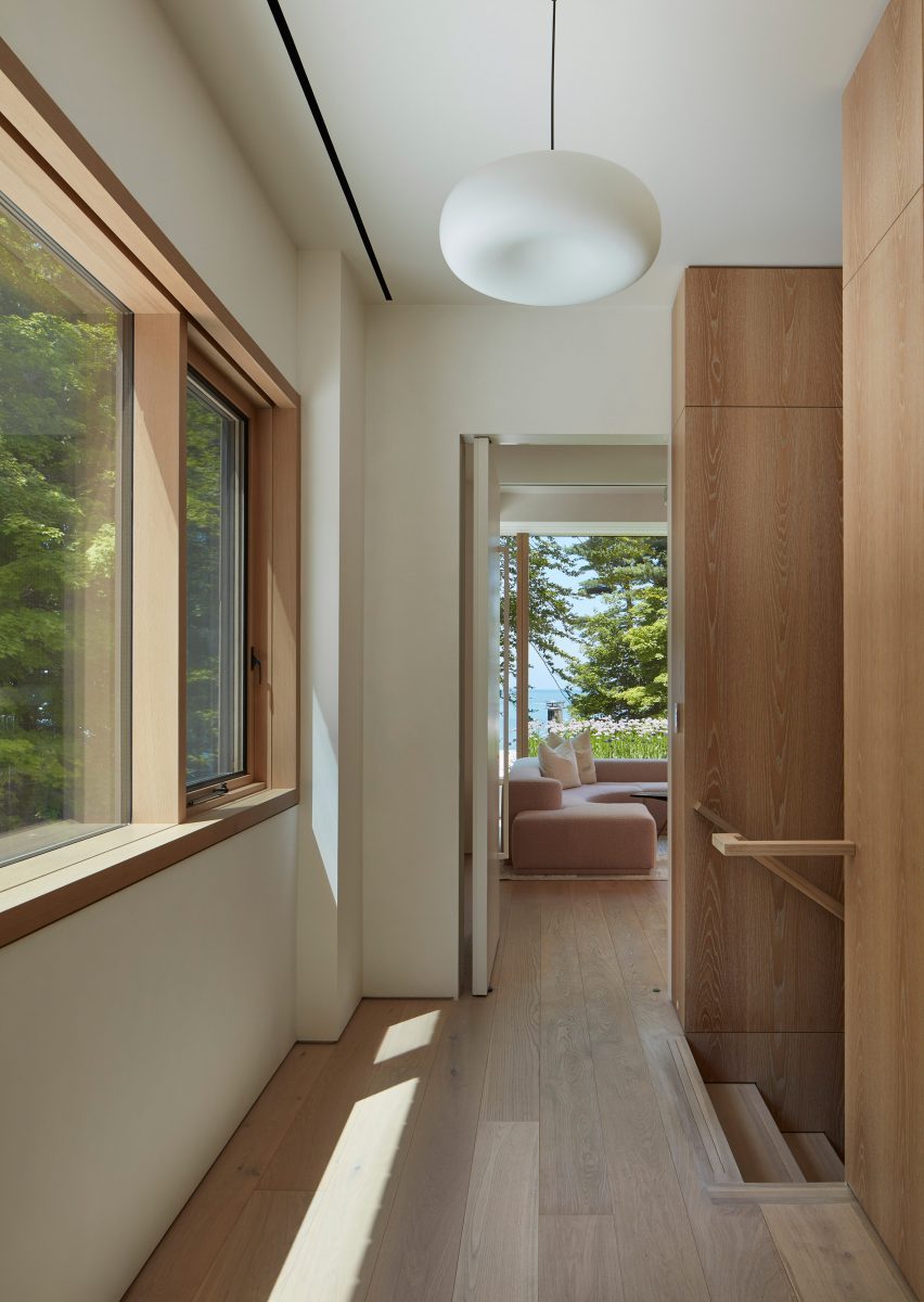 Meadow Lane Retreat by Wheeler Kearns Architects