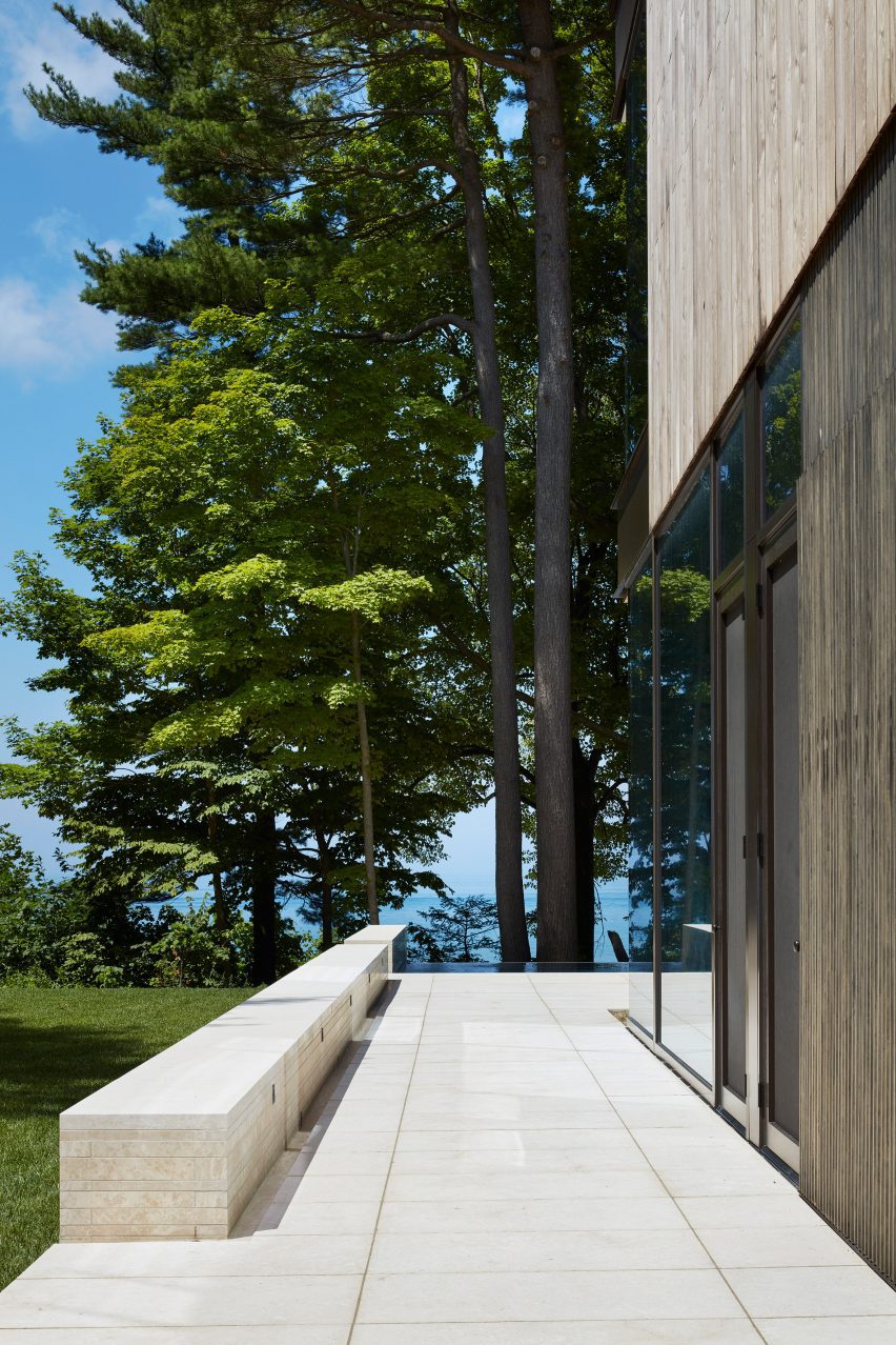Meadow Lane Retreat by Wheeler Kearns Architects