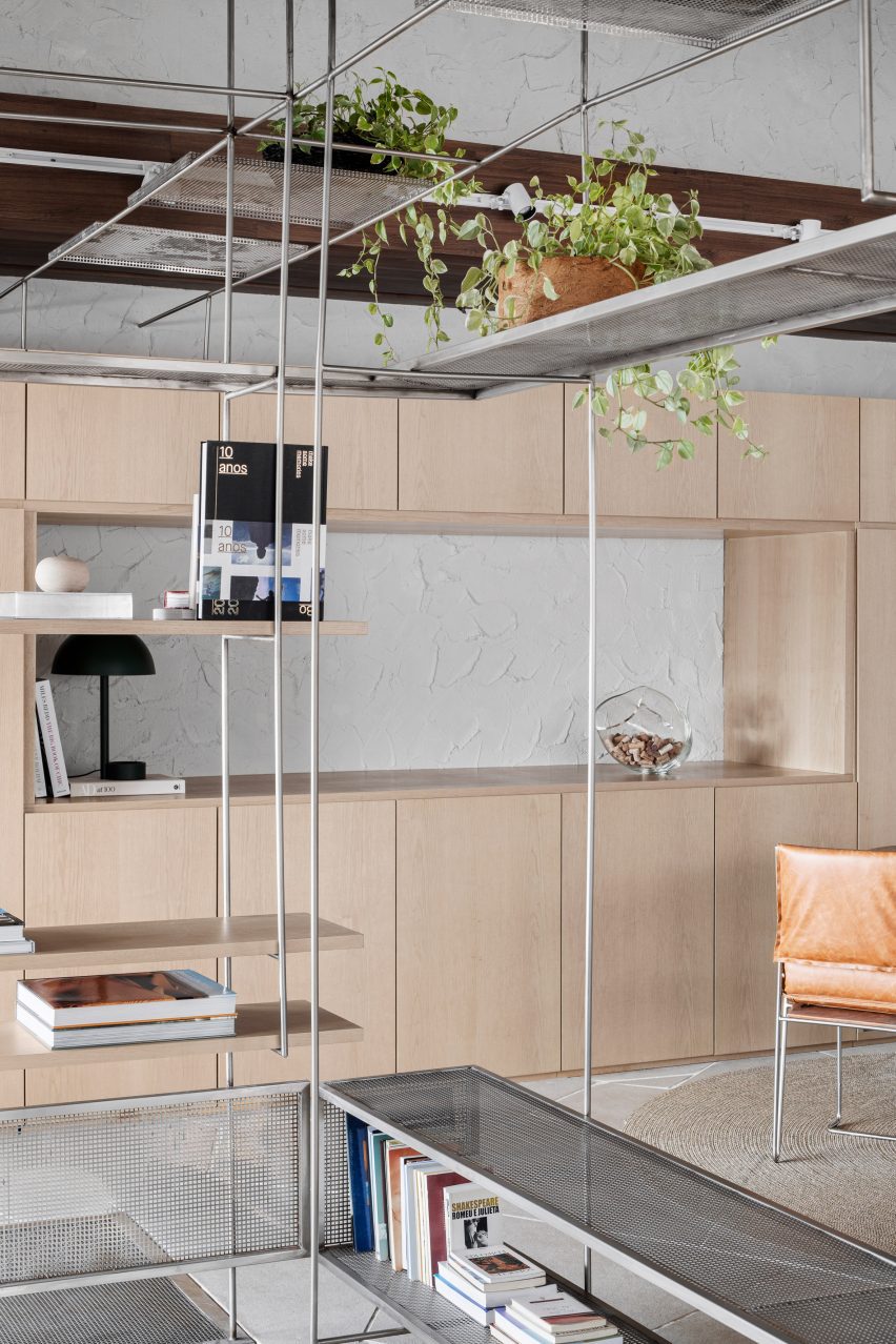 Musa Apartment by Nati Minas & Studio
