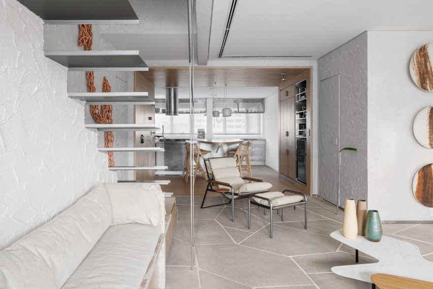 Musa Apartment by Nati Minas & Studio