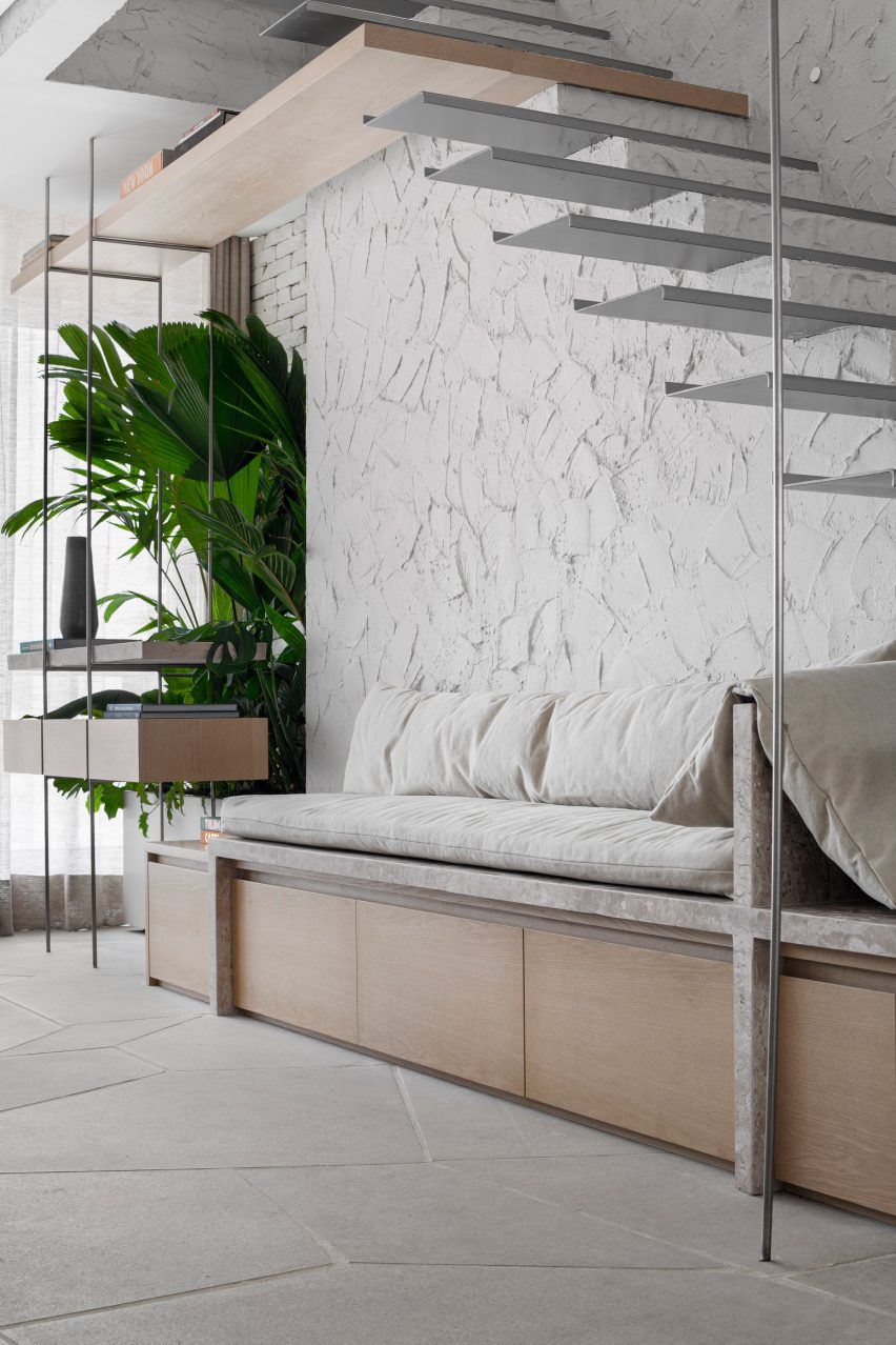 Musa Apartment by Nati Minas & Studio