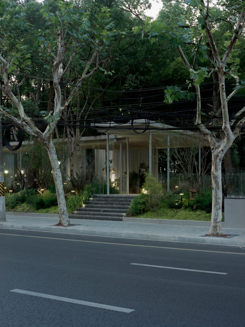 Mei Yuan Café by Offhand Practice