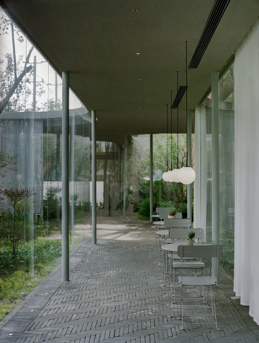 Mei Yuan Café by Offhand Practice