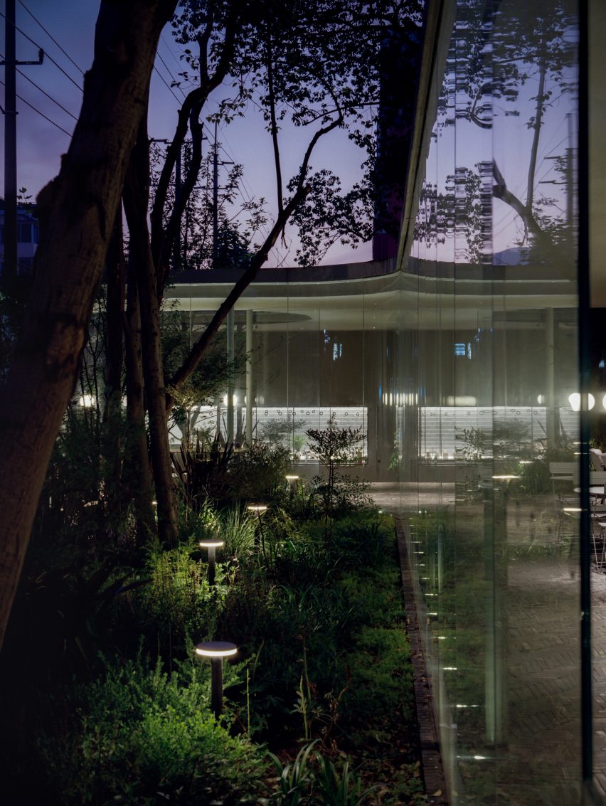 Mei Yuan Café by Offhand Practice
