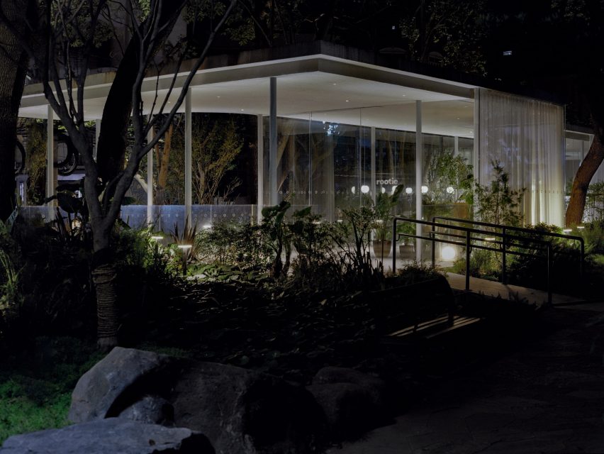 Mei Yuan Café by Offhand Practice