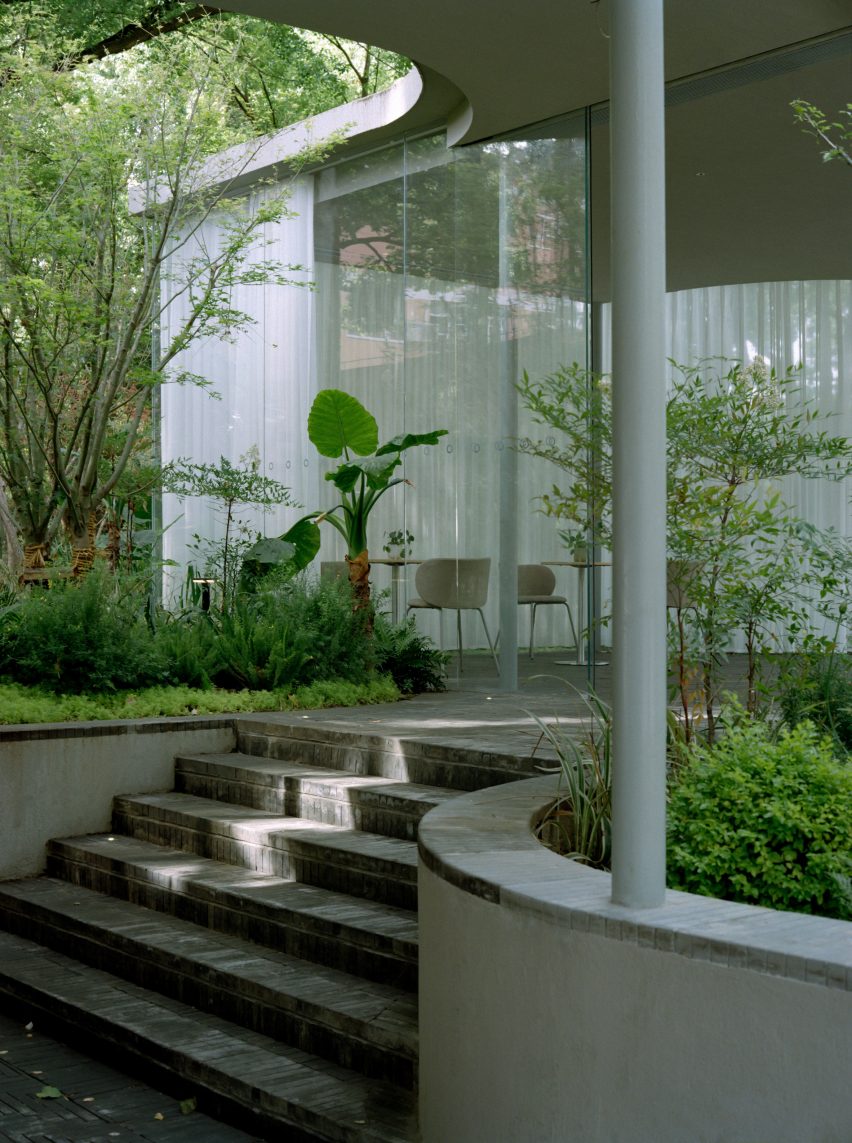 Mei Yuan Café by Offhand Practice