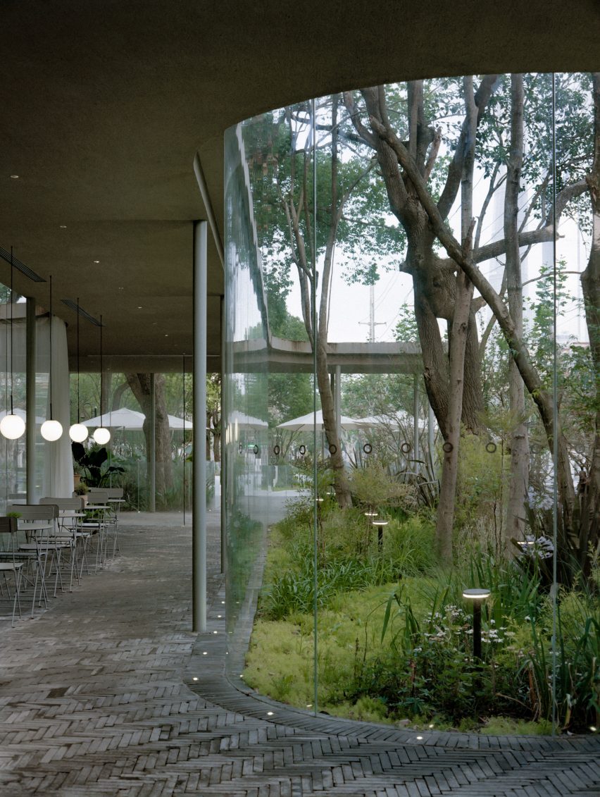 Mei Yuan Café by Offhand Practice