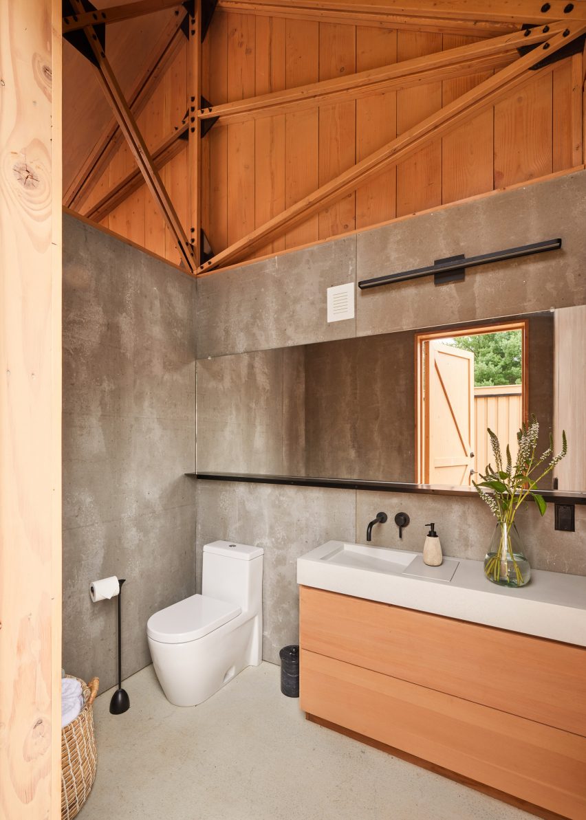 Pool House by Osso Architecture
