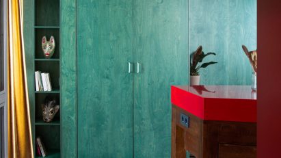 Eight offbeat red-and-green home interiors that prove opposites attract