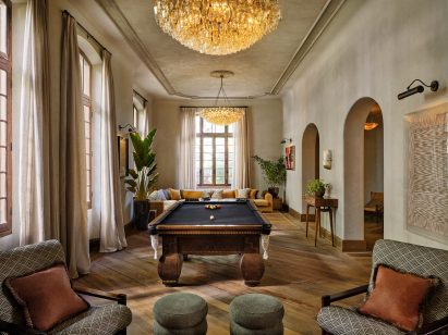 Lounge with billiard table in centre