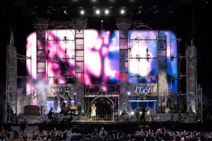Lana Del Rey Reading festival stage by Stufish