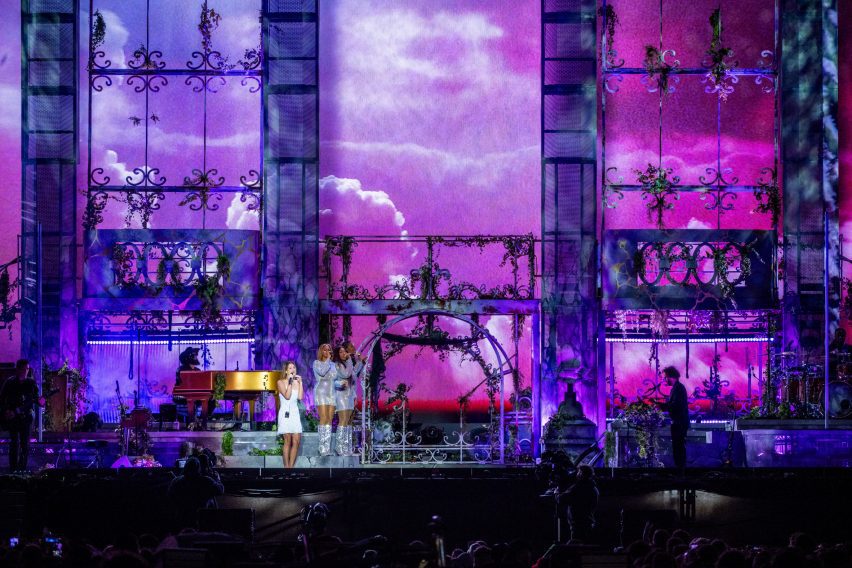 Lana Del Rey Reading festival stage by Stufish