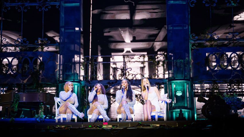Lana Del Rey Reading festival stage by Stufish