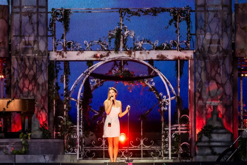 Lana Del Rey Reading festival stage by Stufish