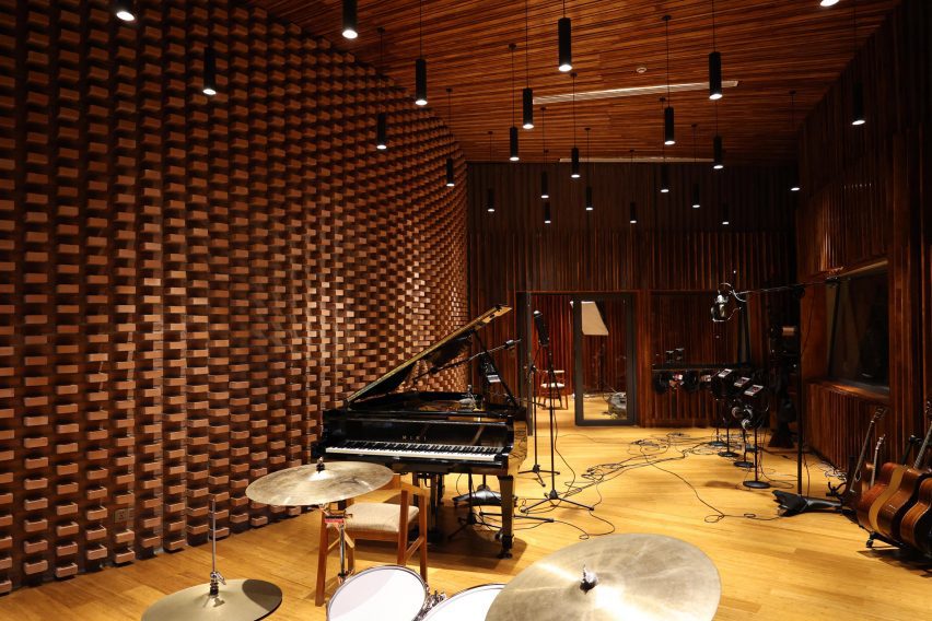 The Gong by Atelier Oï